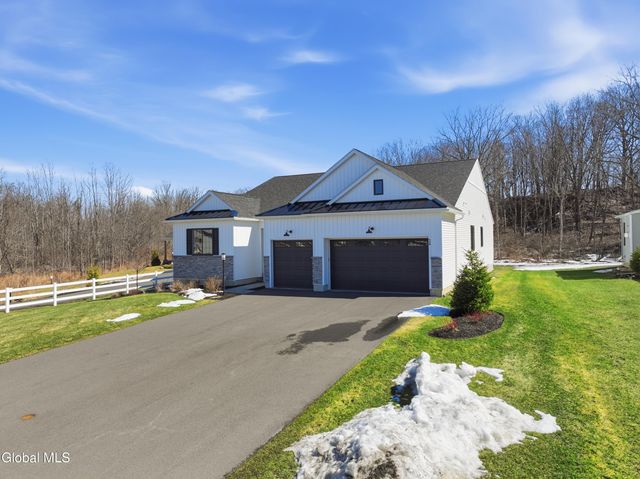 24 Wetherby Court, Colonie, NY 12047