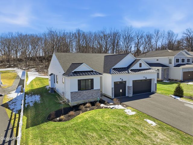 24 Wetherby Court, Colonie, NY 12047