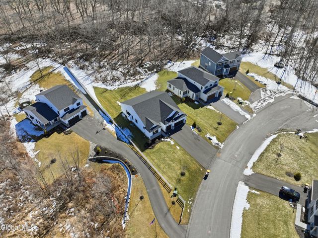 24 Wetherby Court, Colonie, NY 12047