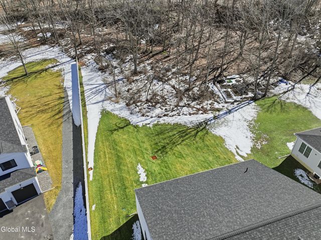 24 Wetherby Court, Colonie, NY 12047