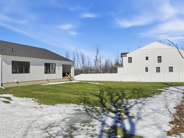 24 Wetherby Court, Colonie, NY 12047