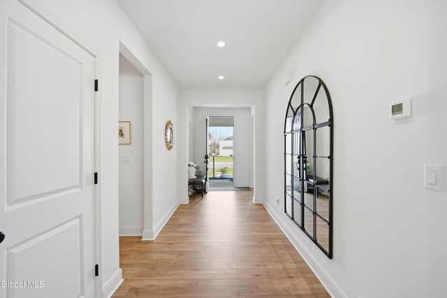 24 Wetherby Court, Colonie, NY 12047