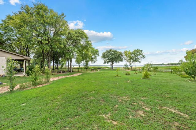 1518 Shoreline Drive, Mabank, TX 75143