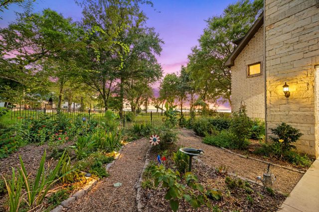 1518 Shoreline Drive, Mabank, TX 75143
