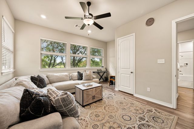 1518 Shoreline Drive, Mabank, TX 75143