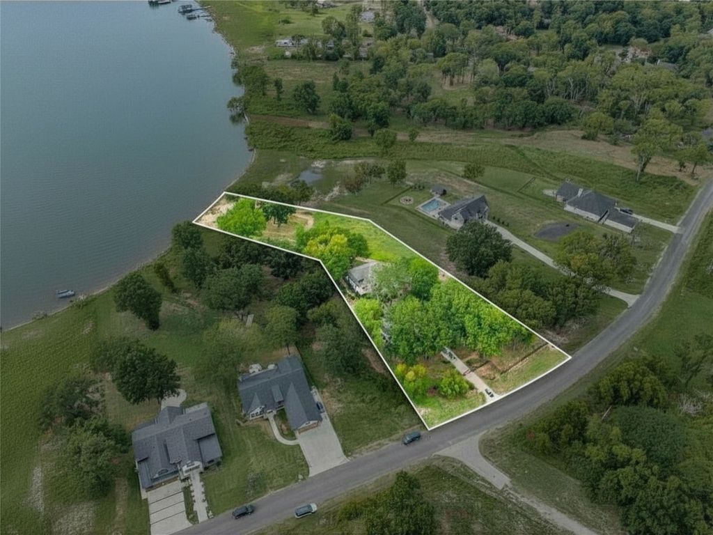1518 Shoreline Drive, Mabank, TX 75143