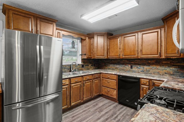 2 Evergreen Dr., Searcy, AR 72143