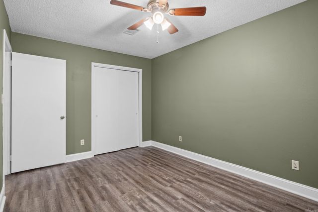 2 Evergreen Dr., Searcy, AR 72143