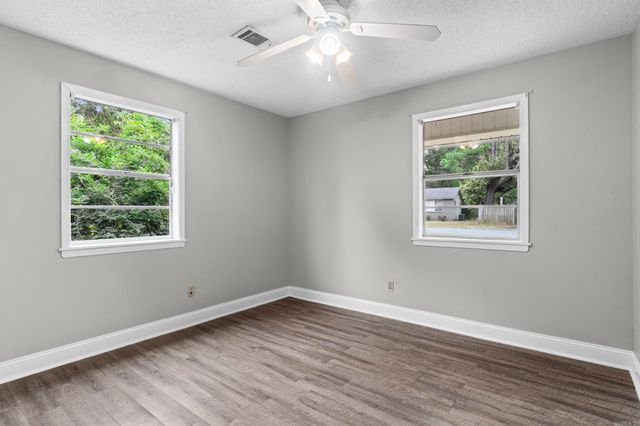 2 Evergreen Dr., Searcy, AR 72143
