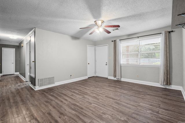 2 Evergreen Dr., Searcy, AR 72143