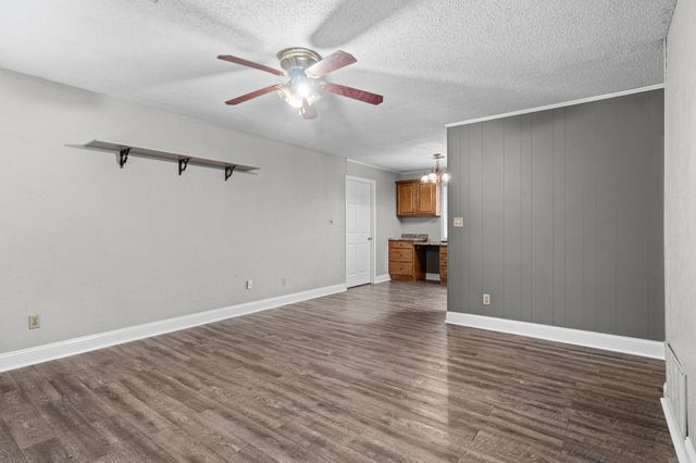 2 Evergreen Dr., Searcy, AR 72143