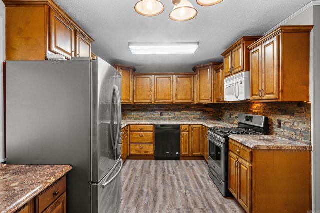 2 Evergreen Dr., Searcy, AR 72143