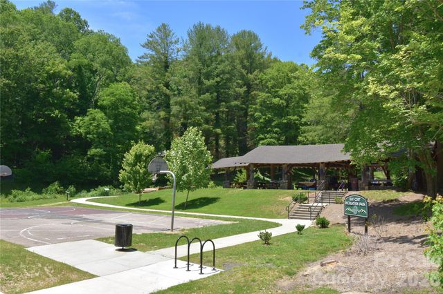145 Lincoln Park Road G, Burnsville, NC 28714