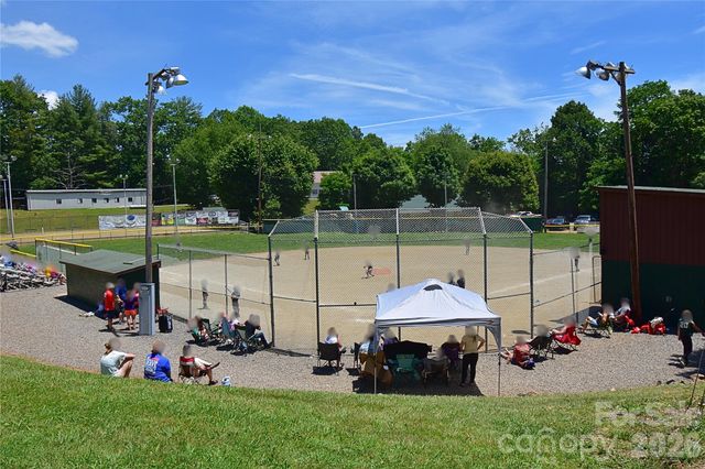 145 Lincoln Park Road G, Burnsville, NC 28714