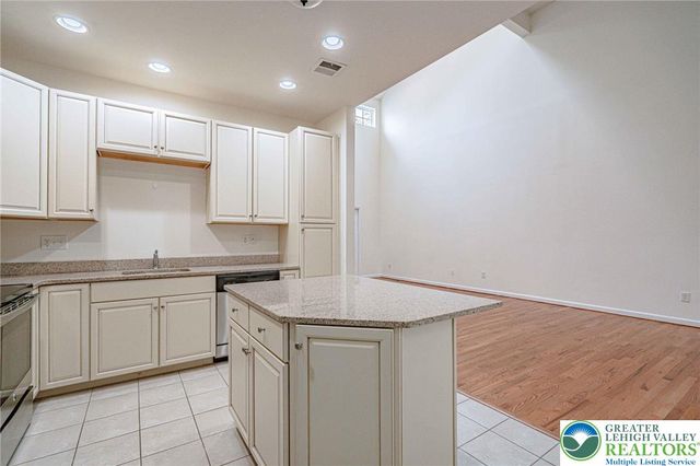 5127 Dogwood Trail, Upper Macungie Twp, PA 18104