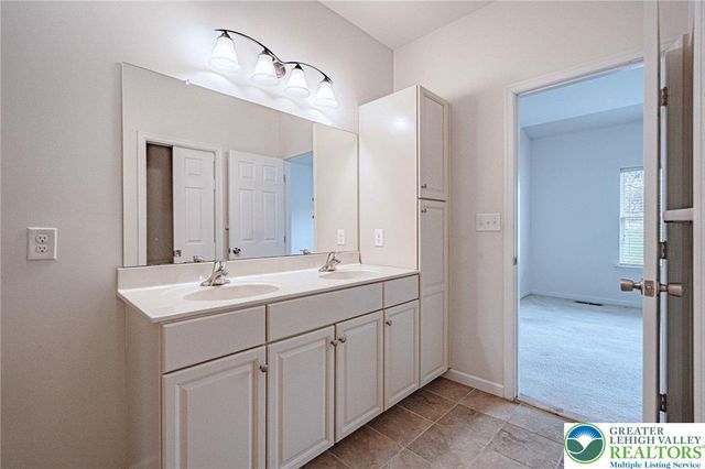 5127 Dogwood Trail, Upper Macungie Twp, PA 18104