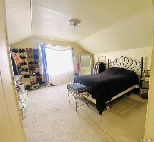 17334 Sprenger Avenue, Eastpointe, MI 48021