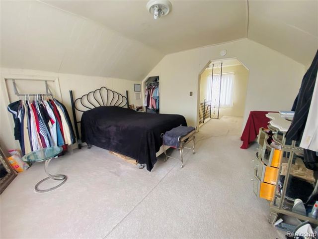 17334 Sprenger Avenue, Eastpointe, MI 48021