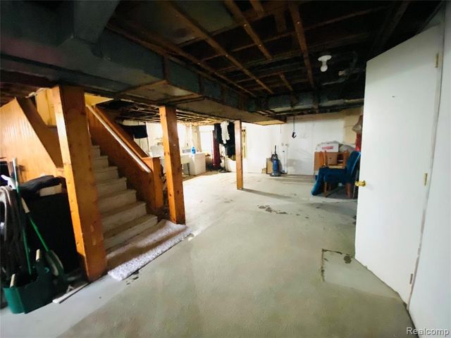 17334 Sprenger Avenue, Eastpointe, MI 48021