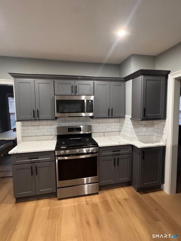 162 Fox Street 2nd, Bridgeport, CT 06605