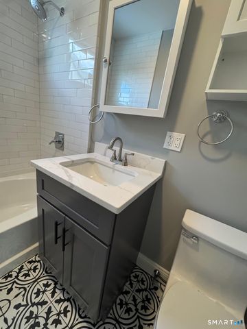 162 Fox Street 2nd, Bridgeport, CT 06605