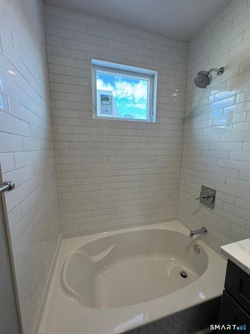 162 Fox Street 2nd, Bridgeport, CT 06605