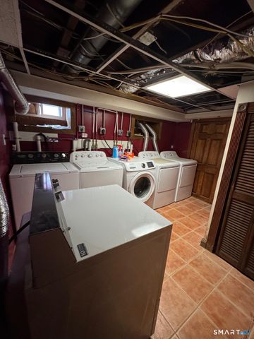 162 Fox Street 2nd, Bridgeport, CT 06605