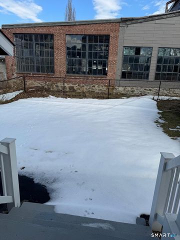 162 Fox Street 2nd, Bridgeport, CT 06605