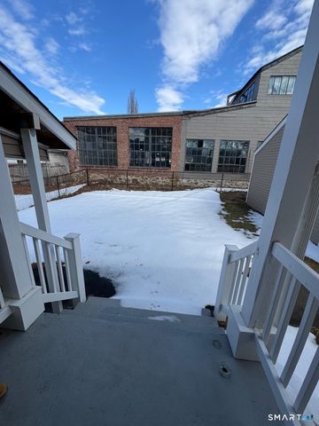 162 Fox Street 2nd, Bridgeport, CT 06605