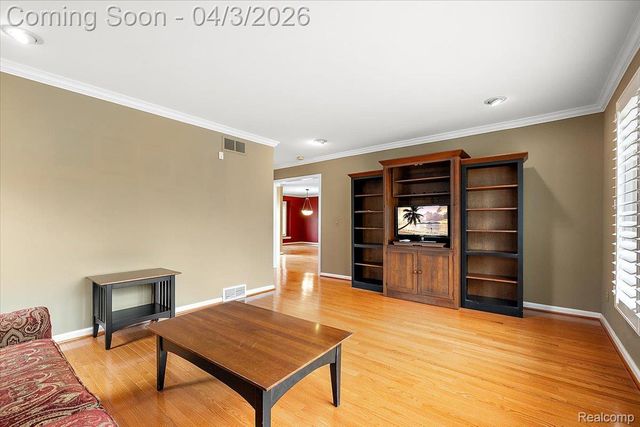 1672 Devonshire Drive, Troy, MI 48098