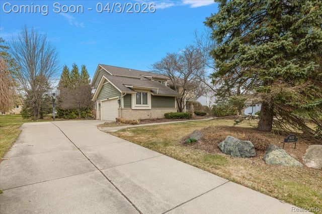 1672 Devonshire Drive, Troy, MI 48098