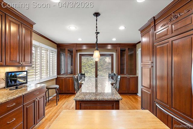 1672 Devonshire Drive, Troy, MI 48098