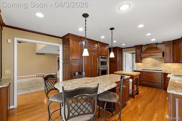 1672 Devonshire Drive, Troy, MI 48098