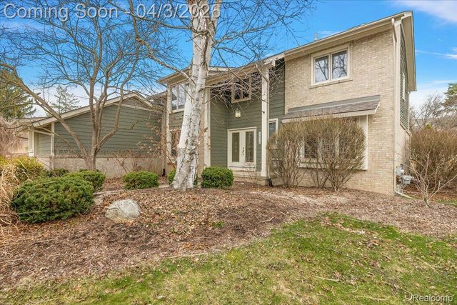 1672 Devonshire Drive, Troy, MI 48098