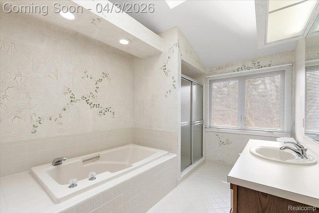 1672 Devonshire Drive, Troy, MI 48098