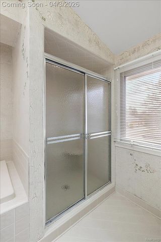 1672 Devonshire Drive, Troy, MI 48098