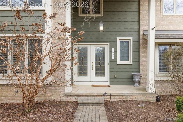 1672 Devonshire Drive, Troy, MI 48098