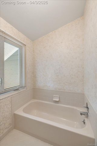 1672 Devonshire Drive, Troy, MI 48098