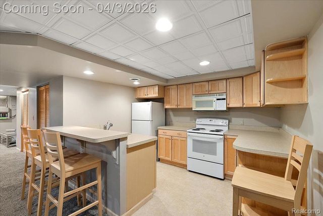 1672 Devonshire Drive, Troy, MI 48098