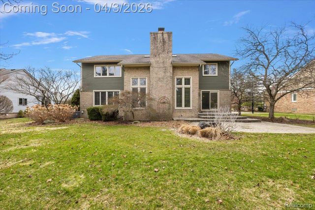 1672 Devonshire Drive, Troy, MI 48098