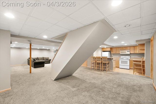 1672 Devonshire Drive, Troy, MI 48098