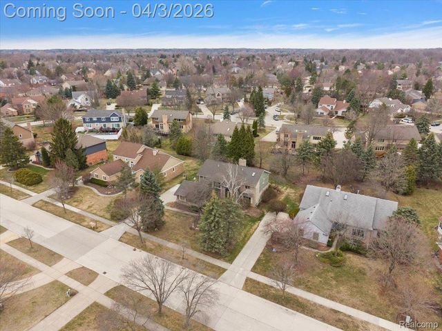 1672 Devonshire Drive, Troy, MI 48098