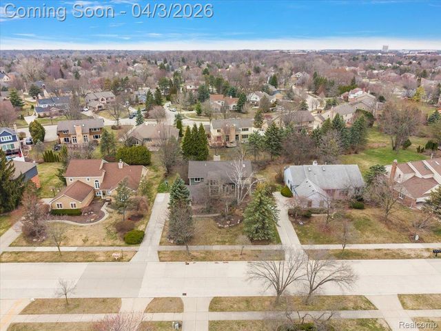 1672 Devonshire Drive, Troy, MI 48098