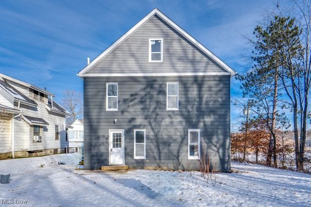 155 W Walnut Street, Wadsworth, OH 44281