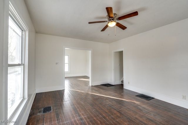 155 W Walnut Street, Wadsworth, OH 44281