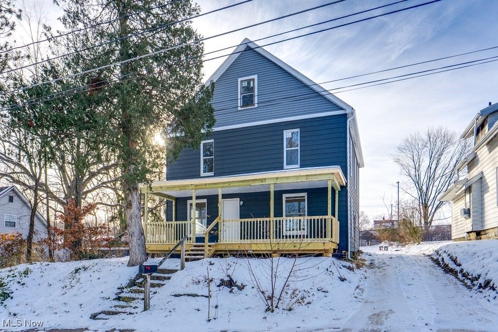 155 W Walnut Street, Wadsworth, OH 44281