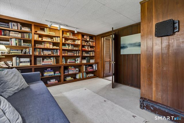 122 Corbin Road, Hamden, CT 06517