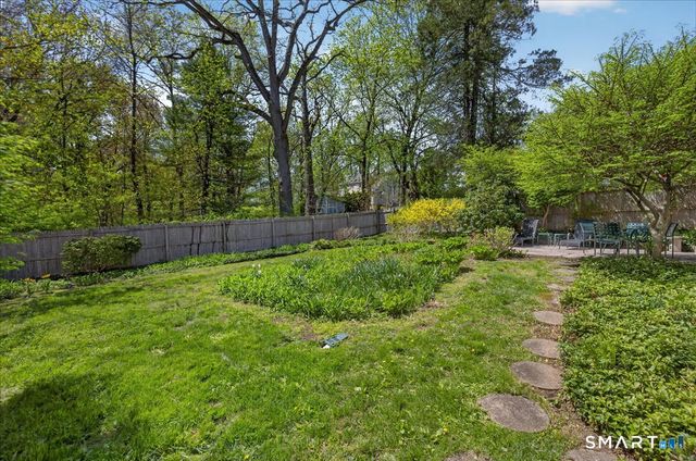 122 Corbin Road, Hamden, CT 06517