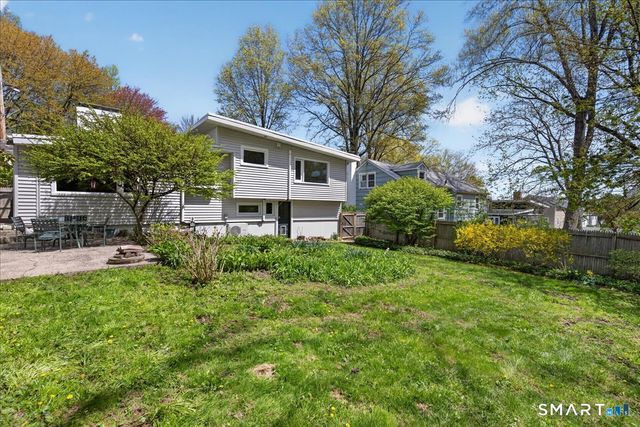 122 Corbin Road, Hamden, CT 06517