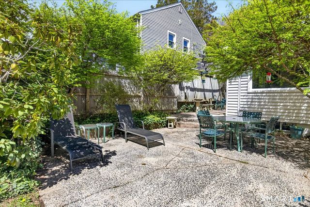 122 Corbin Road, Hamden, CT 06517